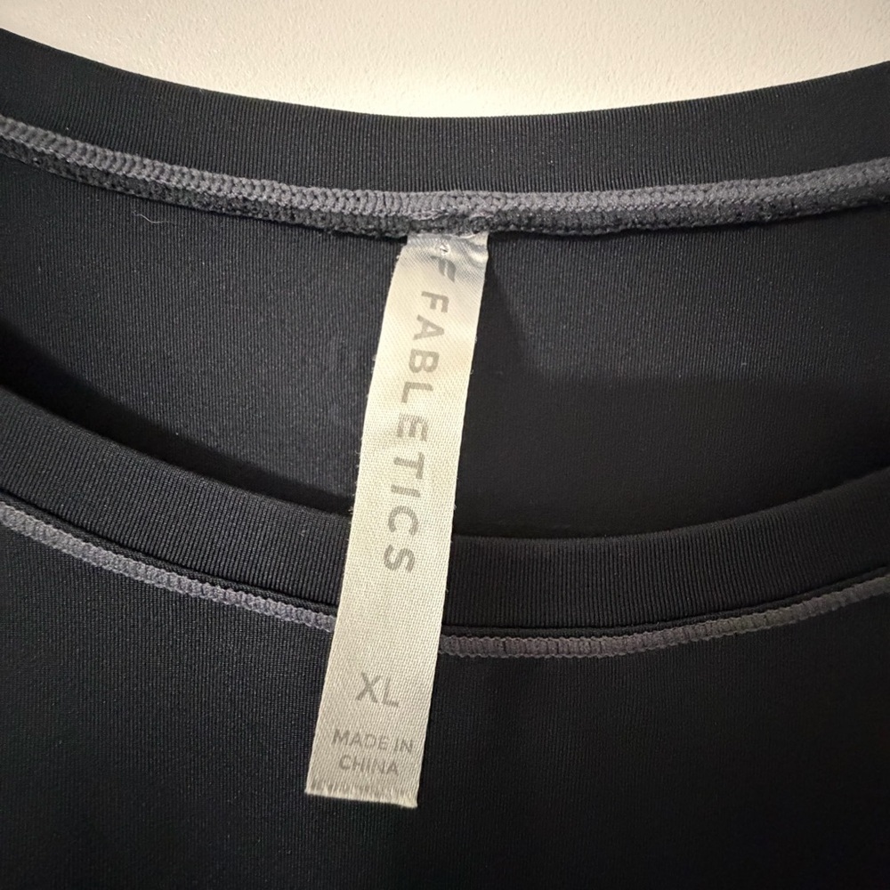 Fabletics Black Workout T Shirt Size XL - Picture 2 of 6